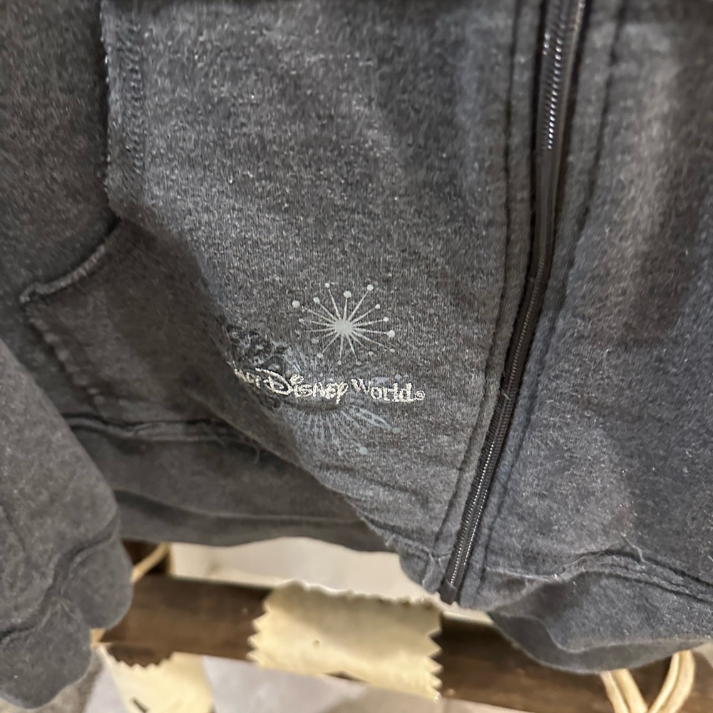 Women’s 3x Hoodie with Embroidered Disney Design - Picture 2 of 9